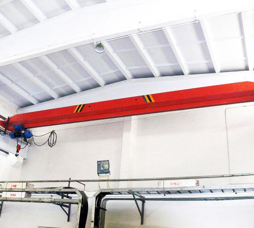 单梁起重机为什么要定期涂抹润滑