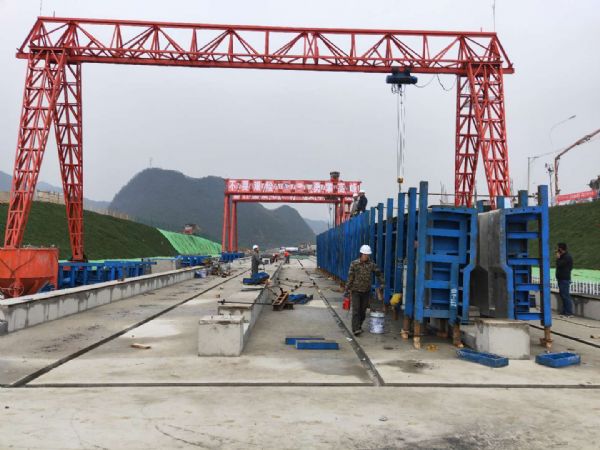 MH型电动葫芦门式起重机